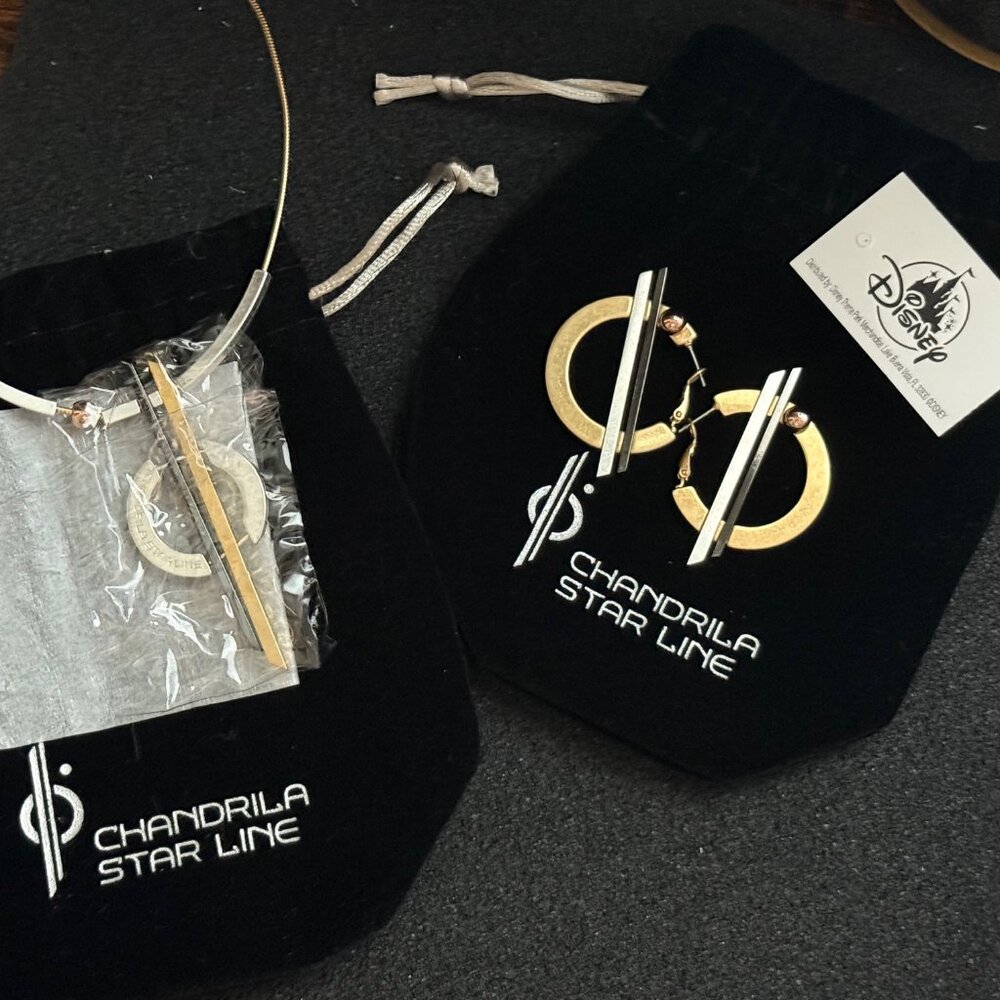 Star Wars Galactic Starcruiser Chandrila Star Line Halcyon Necklace & Earrings